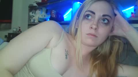 Snapshot of haileyakuma69 chatting on February 28, 2025, 1:15 am Hailey and d online show from February 28, 2025, 1:15 am