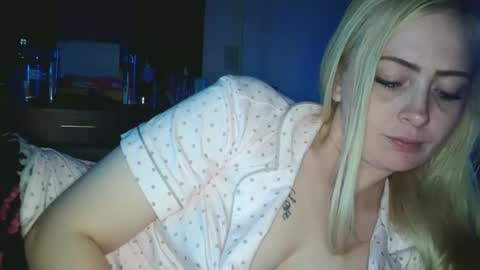 Snapshot of haileyakuma69 chatting on November 20, 2025, 6:24 am Hailey and d online show from November 20, 2025, 6:24 am