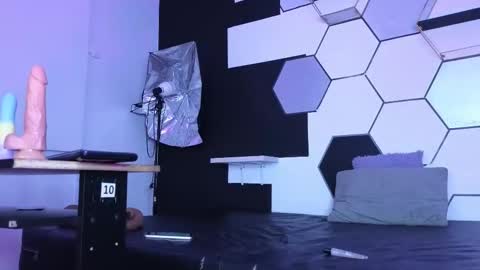 haileycat_ online show from January 9, 2026, 3:09 am