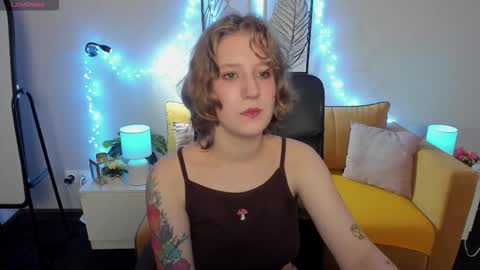 Snapshot of haileyfoxy chatting on September 19, 2025, 8:49 am Hailey online show from September 19, 2025, 8:49 am