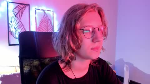 Snapshot of haileyfoxy chatting on November 17, 2025, 9:04 am Hailey online show from November 17, 2025, 9:04 am