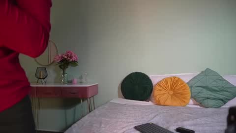 Hailey online show from March 5, 2025, 4:24 am