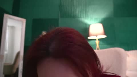 Hailey online show from April 29, 2026, 3:32 am