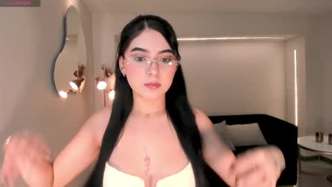 Snapshot of haileyross_ chatting on May 22, 2026, 6:57 pm Hailey online show from May 22, 2026, 6:57 pm