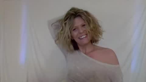 Hailey online show from December 3, 2024, 12:35 am