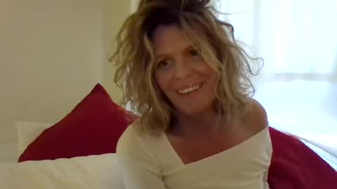 Hailey online show from February 11, 2025, 10:39 pm