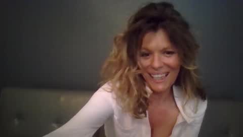 Hailey online show from October 9, 2025, 9:46 pm