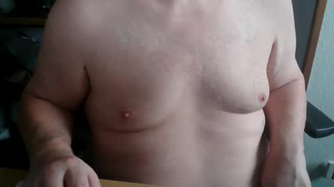 Snapshot of hairyarmpit_lover_1970 chatting on October 24, 2025, 7:49 am hairyarmpit_lover_1970 online show from October 24, 2025, 7:49 am