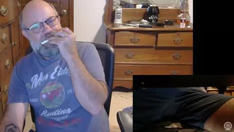 Snapshot of hairydaddybear69 chatting on November 23, 2025, 11:59 pm HairyDaddyBear69 online show from November 23, 2025, 11:59 pm