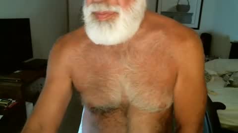 Snapshot of hairypecsguy chatting on July 15, 2026, 6:40 am Hairy pecs online show from July 15, 2026, 6:40 am