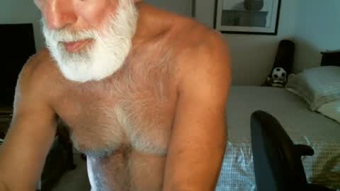 Snapshot of hairypecsguy chatting on July 18, 2026, 6:28 am Hairy pecs online show from July 18, 2026, 6:28 am