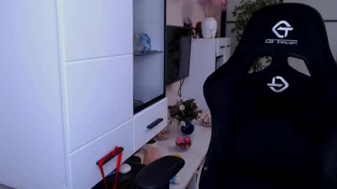 Monika online show from May 9, 2026, 9:03 am