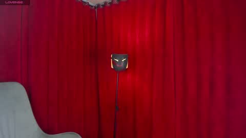 Snapshot of hakurukushka chatting on December 30, 2024, 4:29 pm Haku Please help me with your thumbs up its important online show from December 30, 2024, 4:29 pm