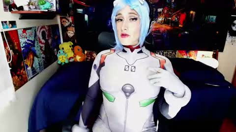 Snapshot of hakurukushka chatting on November 19, 2025, 8:53 pm Haku Please help me with your thumbs up its important online show from November 19, 2025, 8:53 pm