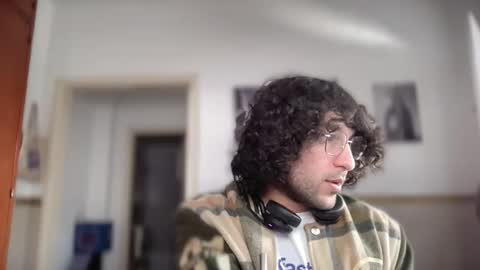 Snapshot of halfblood18 chatting on October 29, 2025, 3:03 pm halfblood18 online show from October 29, 2025, 3:03 pm