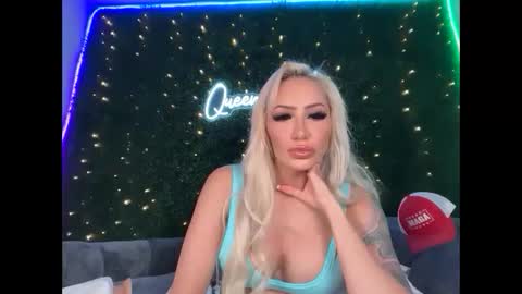 Snapshot of haliaxhill chatting on April 16, 2026, 8:42 pm Halia Hill online show from April 16, 2026, 8:42 pm