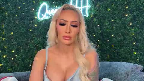 Snapshot of haliaxhill chatting on April 17, 2026, 9:40 pm Halia Hill online show from April 17, 2026, 9:40 pm