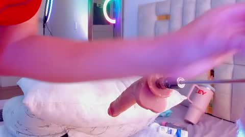 Halie  online show from June 25, 2026, 1:05 am