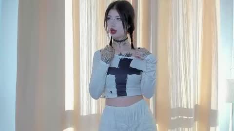 LunaandSara online show from March 10, 2026, 1:38 pm