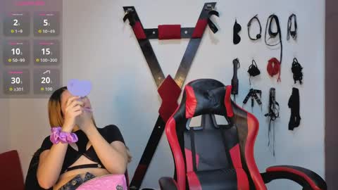 Hana and Zeta online show from April 22, 2026, 12:18 pm