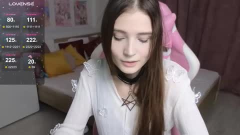 Snapshot of hana_flo chatting on November 10, 2025, 2:05 pm Hana online show from November 10, 2025, 2:05 pm