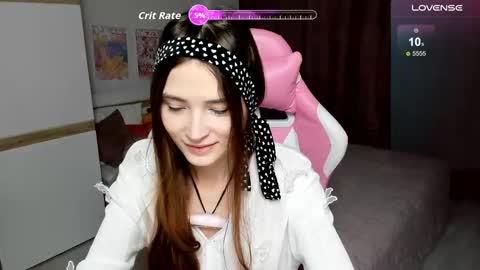 Snapshot of hana_flo chatting on December 3, 2025, 1:42 pm Hana online show from December 3, 2025, 1:42 pm