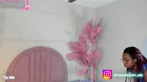 hanaahquinn online show from April 25, 2026, 11:35 am