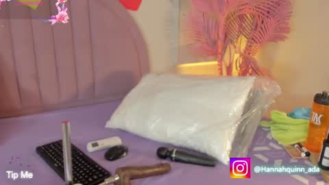 Snapshot of hanaahquinn chatting on June 29, 2026, 11:43 am hanaahquinn online show from June 29, 2026, 11:43 am