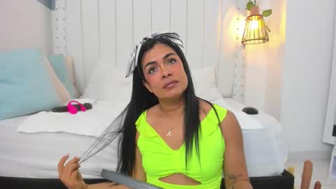 Snapshot of hanah_gray chatting on September 11, 2025, 11:21 am hanah_gray online show from September 11, 2025, 11:21 am