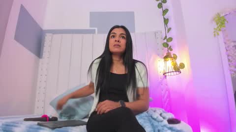 Snapshot of hanah_gray chatting on October 21, 2025, 11:00 am hanah_gray online show from October 21, 2025, 11:00 am