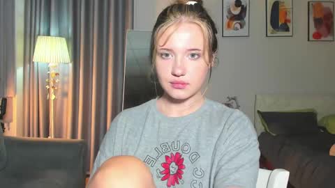 Snapshot of hanahwoods chatting on February 25, 2025, 11:11 pm hanahwoods online show from February 25, 2025, 11:11 pm