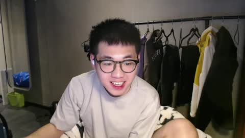 handsome_mannn online show from January 15, 2025, 7:01 pm