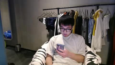 handsome_mannn online show from February 8, 2025, 4:04 pm