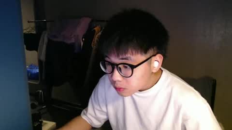 handsome_mannn online show from March 12, 2025, 9:13 pm