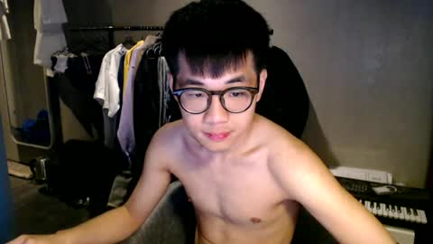 handsome_mannn online show from July 3, 2026, 12:06 am