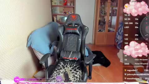 Snapshot of handsome_whale chatting on June 6, 2026, 5:50 pm Mila online show from June 6, 2026, 5:50 pm