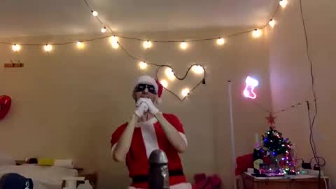 Snapshot of handsomealfie chatting on December 17, 2024, 11:38 pm HandsomeAlfie online show from December 17, 2024, 11:38 pm