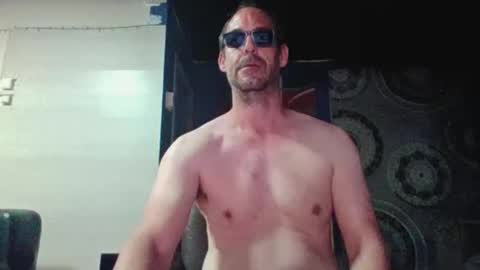 handsomeguy4ever online show from April 23, 2026, 10:34 pm