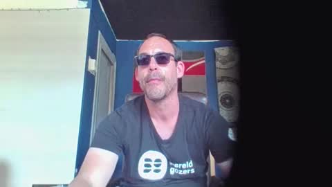 handsomeguy4ever online show from April 24, 2026, 11:34 am