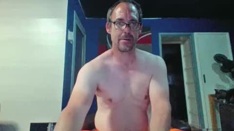 handsomeguy4ever online show from May 4, 2026, 7:32 pm