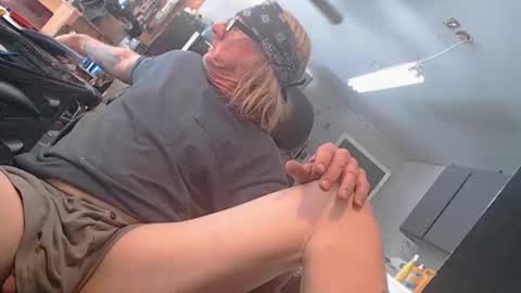 handystud33 online show from April 25, 2026, 4:59 pm