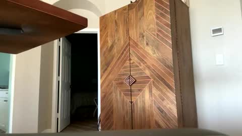 Snapshot of hangit0ut chatting on November 8, 2025, 1:33 pm hangit0ut online show from November 8, 2025, 1:33 pm