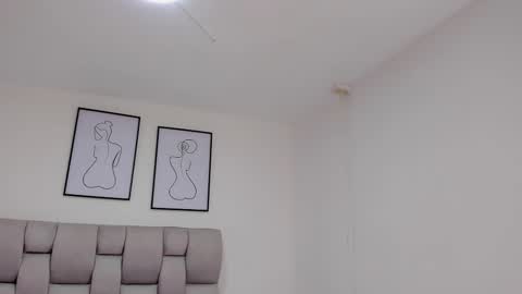 hanna__evans_ online show from September 14, 2025, 3:05 am