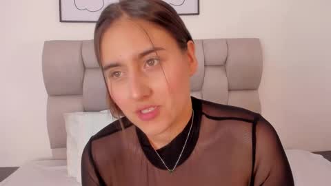 hanna__evans_ online show from September 14, 2025, 3:11 pm