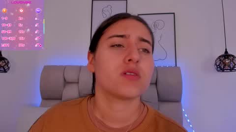 hanna__evans_ online show from January 12, 2026, 12:21 pm