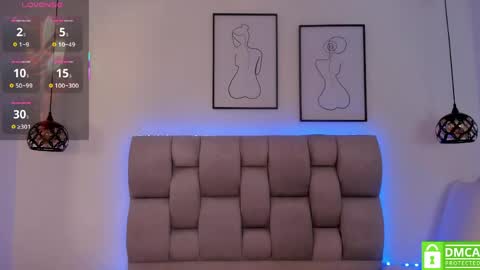 hanna__evans_ online show from April 24, 2026, 12:18 pm