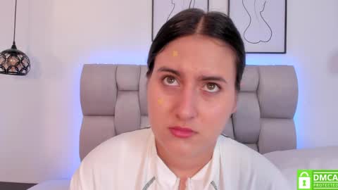 hanna__evans_ online show from May 14, 2026, 11:28 am