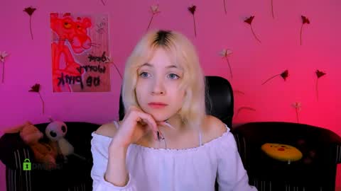 Hanna  online show from May 31, 2026, 8:21 am