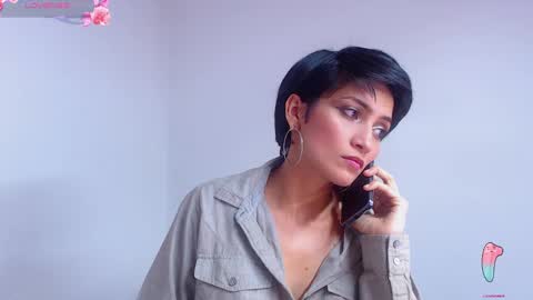 Snapshot of hanna_chloe chatting on December 15, 2024, 12:40 am Sara online show from December 15, 2024, 12:40 am