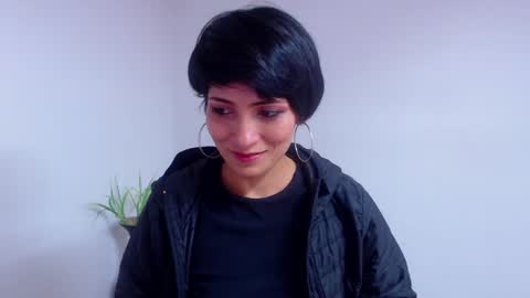 Snapshot of hanna_chloe chatting on December 23, 2024, 10:55 pm Sara online show from December 23, 2024, 10:55 pm